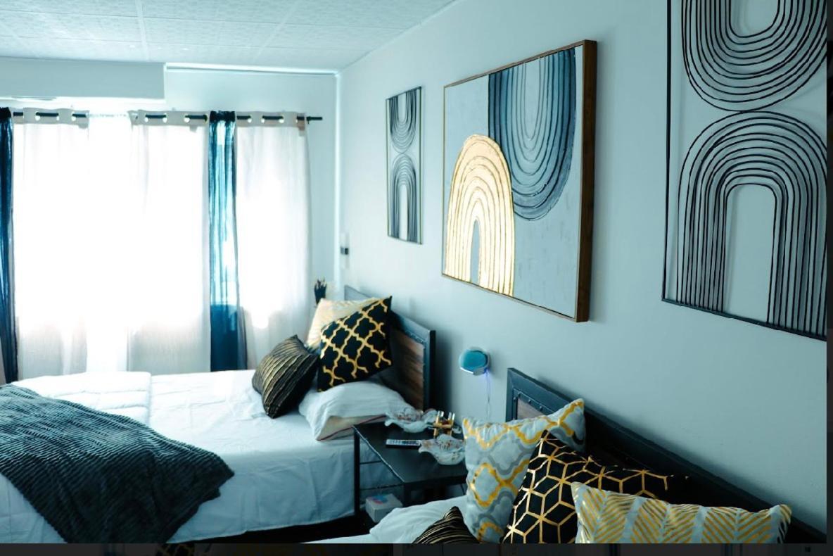 Stylish Cozy Quiet Family Retreat And Romantic Getaway Sleeps Up To 7 With Fast Wifi, Free Parking, Work Station, Alexa Enabled, Fenced In Backyard For Pets Grill Party Patio, Porch, Beach, Canal, Stadium,Boardwalk Restaurants, And Much More! Atlantic City Extérieur photo