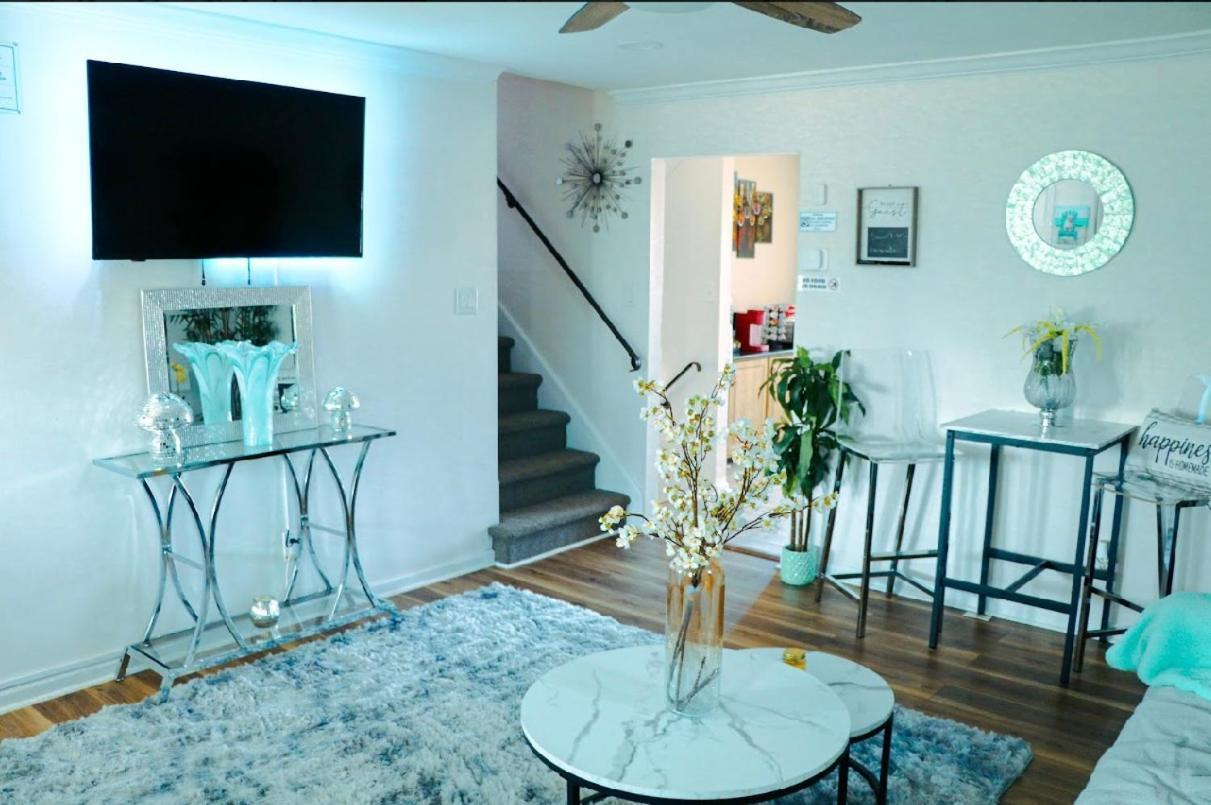 Stylish Cozy Quiet Family Retreat And Romantic Getaway Sleeps Up To 7 With Fast Wifi, Free Parking, Work Station, Alexa Enabled, Fenced In Backyard For Pets Grill Party Patio, Porch, Beach, Canal, Stadium,Boardwalk Restaurants, And Much More! Atlantic City Extérieur photo
