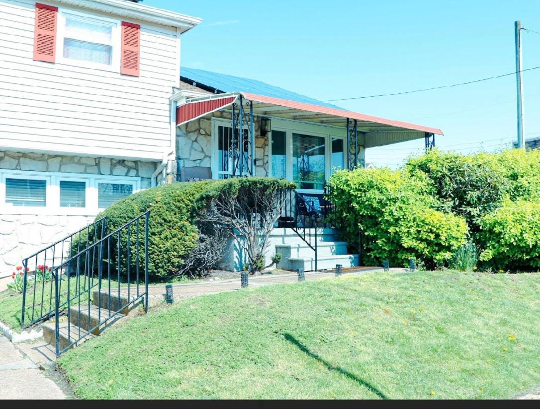 Stylish Cozy Quiet Family Retreat And Romantic Getaway Sleeps Up To 7 With Fast Wifi, Free Parking, Work Station, Alexa Enabled, Fenced In Backyard For Pets Grill Party Patio, Porch, Beach, Canal, Stadium,Boardwalk Restaurants, And Much More! Atlantic City Extérieur photo