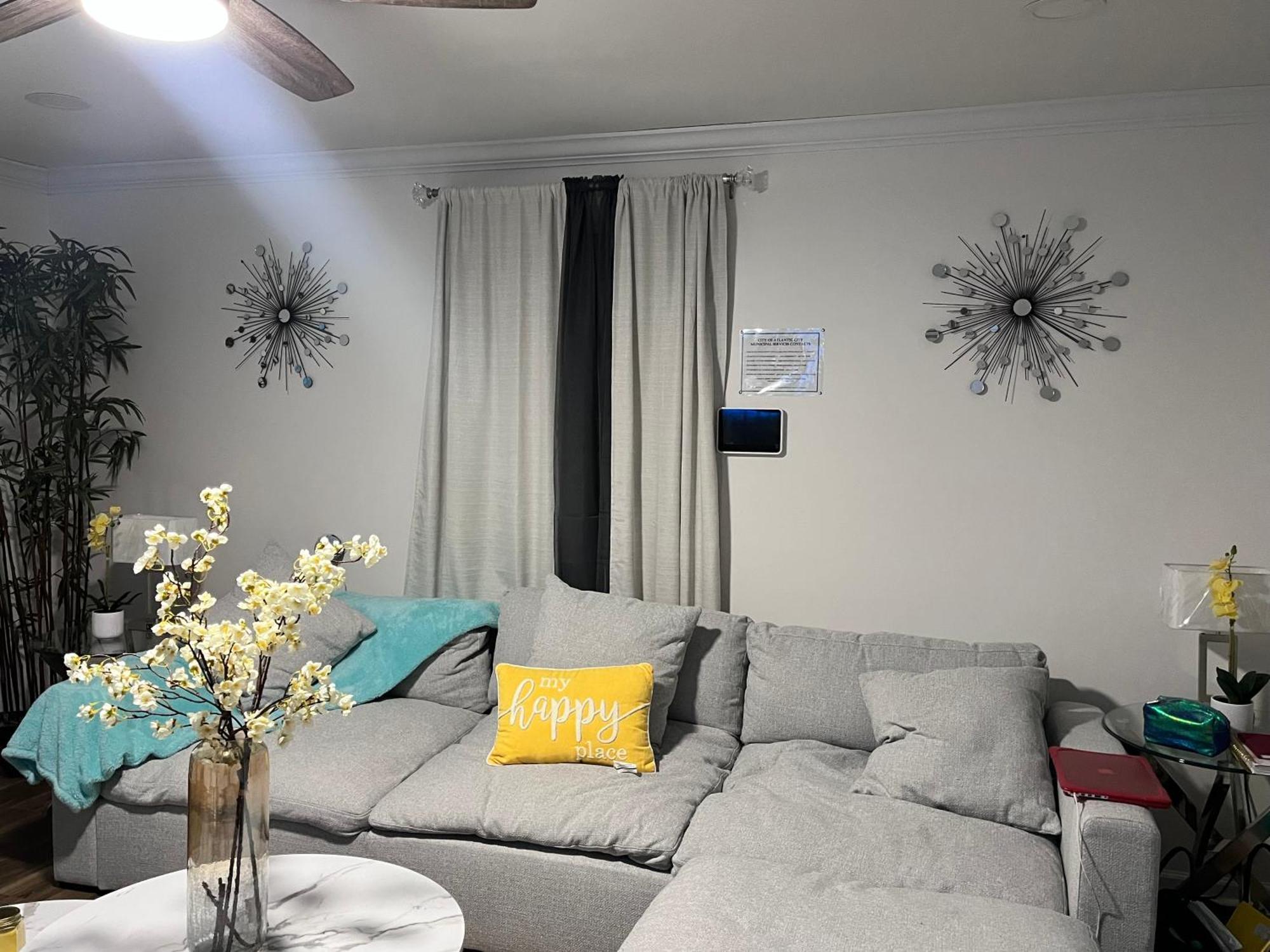 Stylish Cozy Quiet Family Retreat And Romantic Getaway Sleeps Up To 7 With Fast Wifi, Free Parking, Work Station, Alexa Enabled, Fenced In Backyard For Pets Grill Party Patio, Porch, Beach, Canal, Stadium,Boardwalk Restaurants, And Much More! Atlantic City Extérieur photo