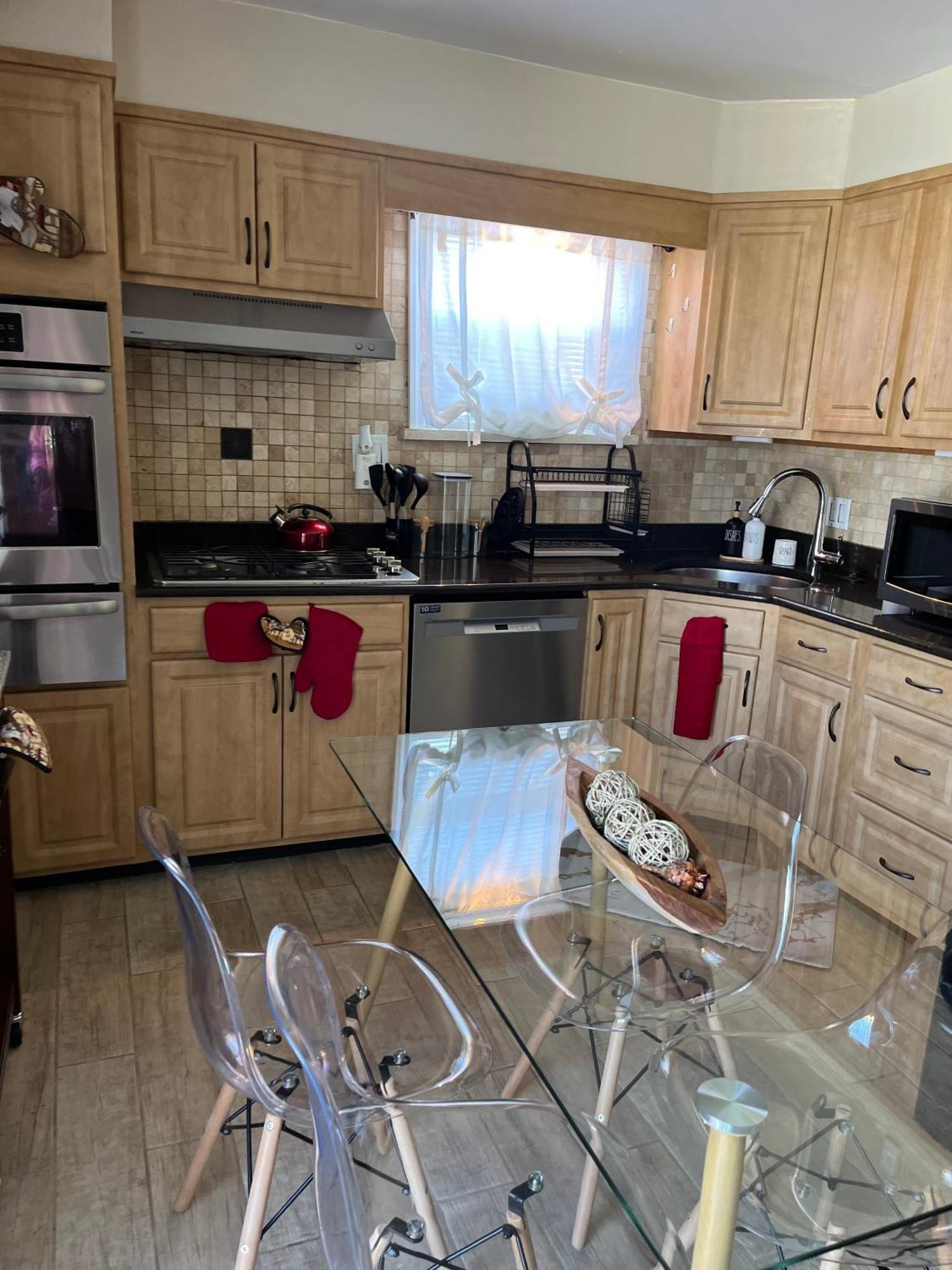 Stylish Cozy Quiet Family Retreat And Romantic Getaway Sleeps Up To 7 With Fast Wifi, Free Parking, Work Station, Alexa Enabled, Fenced In Backyard For Pets Grill Party Patio, Porch, Beach, Canal, Stadium,Boardwalk Restaurants, And Much More! Atlantic City Extérieur photo